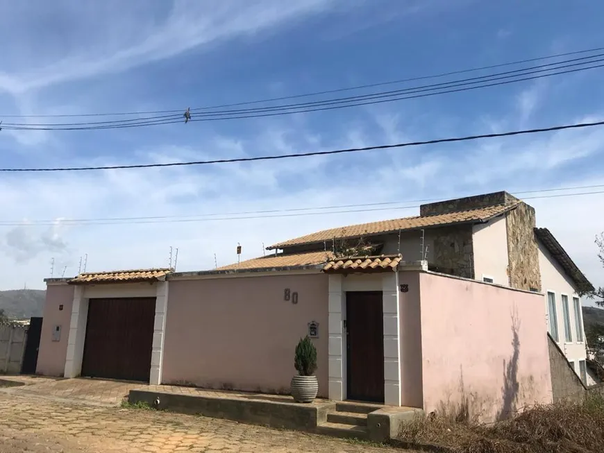 Foto 1 de Casa com 2 Quartos à venda, 360m² em São Caetano, São João Del Rei