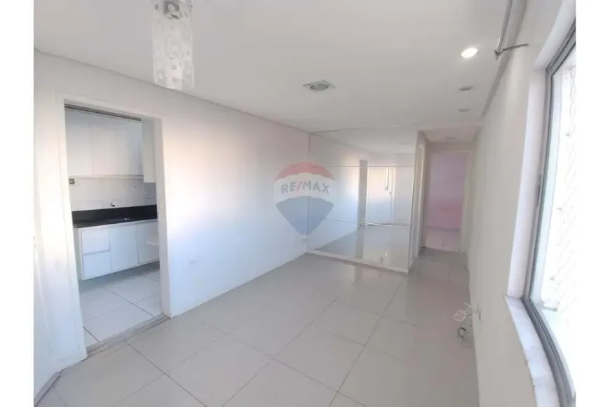 Foto 1 de Apartamento com 3 Quartos para alugar, 55m² em Catu de Abrantes, Camaçari