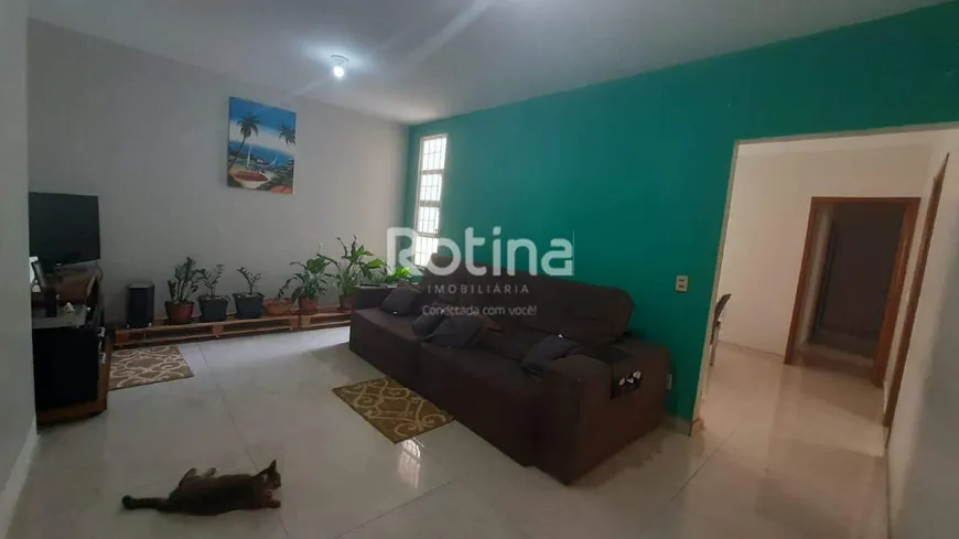 Foto 1 de Casa com 3 Quartos à venda, 181m² em Jardim Patrícia, Uberlândia