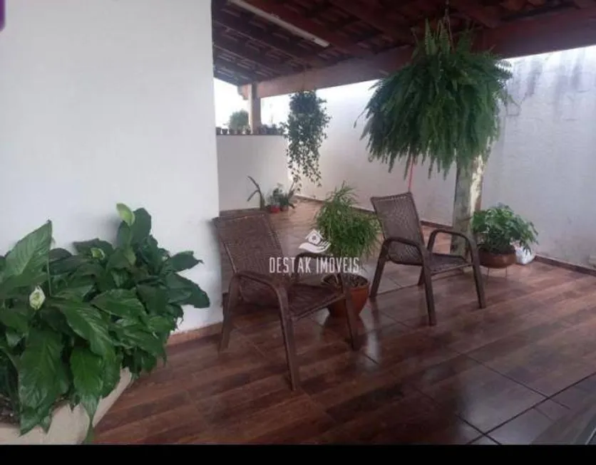 Foto 1 de Casa com 5 Quartos à venda, 220m² em Chácaras Tubalina E Quartel, Uberlândia