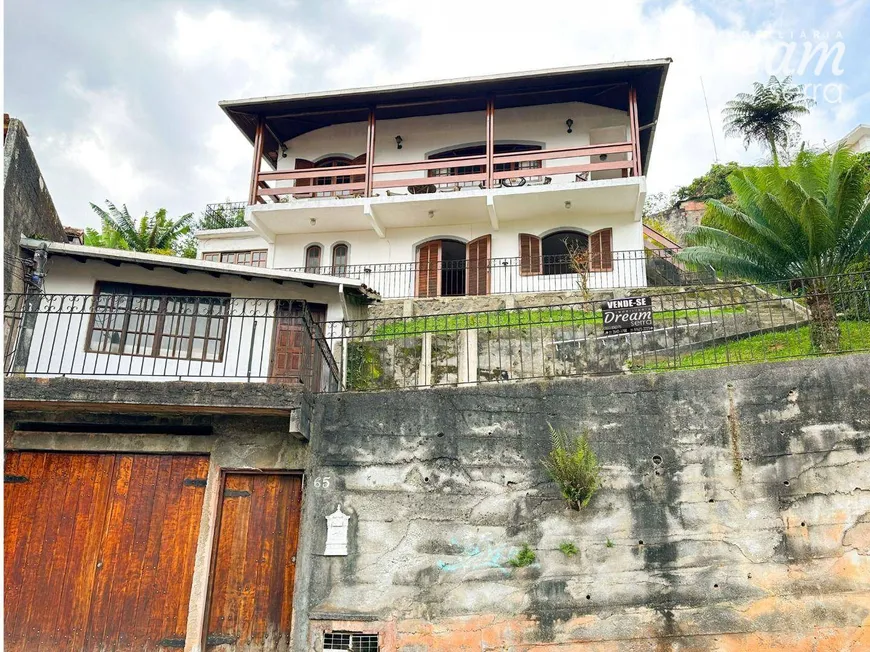 Foto 1 de Casa com 3 Quartos à venda, 167m² em Fazendinha, Teresópolis