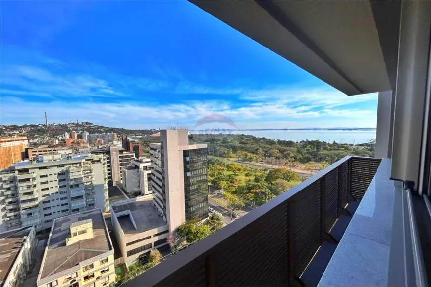 Foto 1 de Apartamento com 1 Quarto à venda, 43m² em Praia de Belas, Porto Alegre