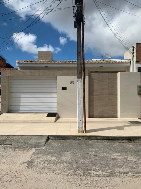 Foto 1 de Casa com 3 Quartos à venda, 200m² em Jabotiana, Aracaju
