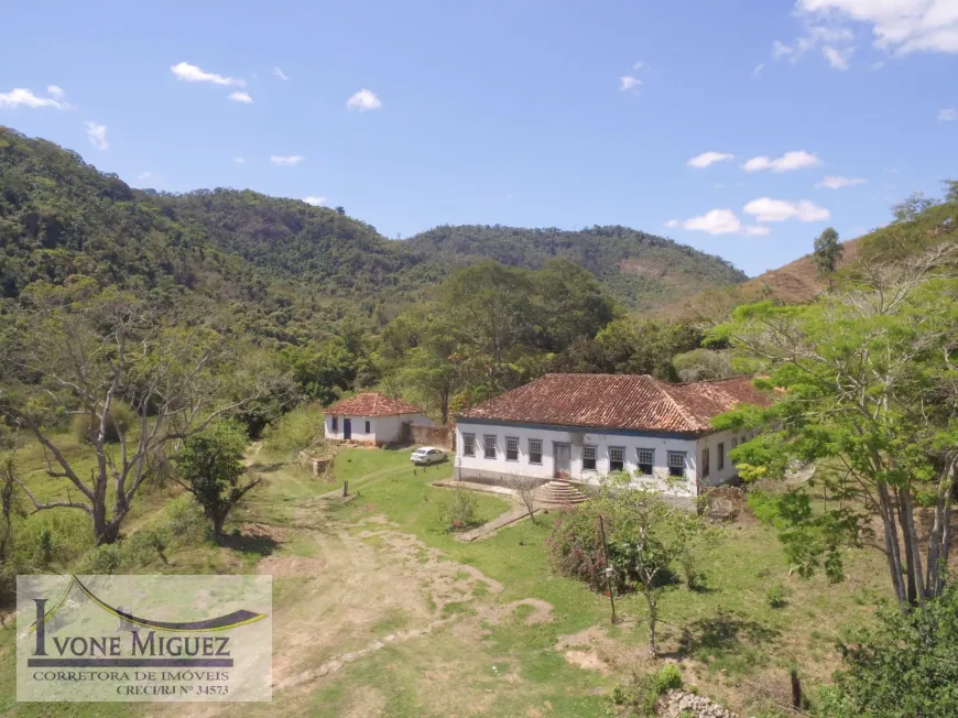 Foto 1 de Fazenda/Sítio com 10 Quartos à venda, 1100m² em Centro, Rio das Flores