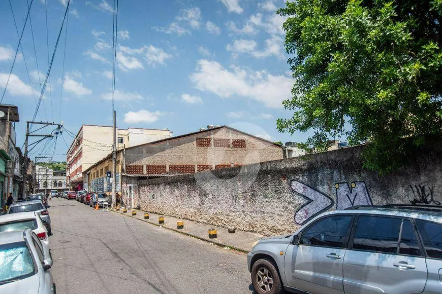 Foto 1 de Galpão/Depósito/Armazém à venda, 740m² em Venda da Cruz, São Gonçalo