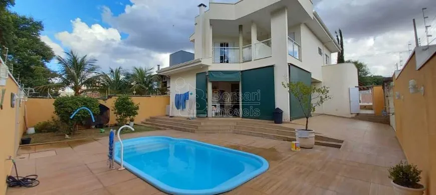 Foto 1 de Casa com 3 Quartos à venda, 283m² em Vila Velosa, Araraquara