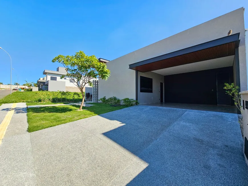 Foto 1 de Casa de Condomínio com 4 Quartos à venda, 232m² em Fazenda Vau das Pombas, Goiânia