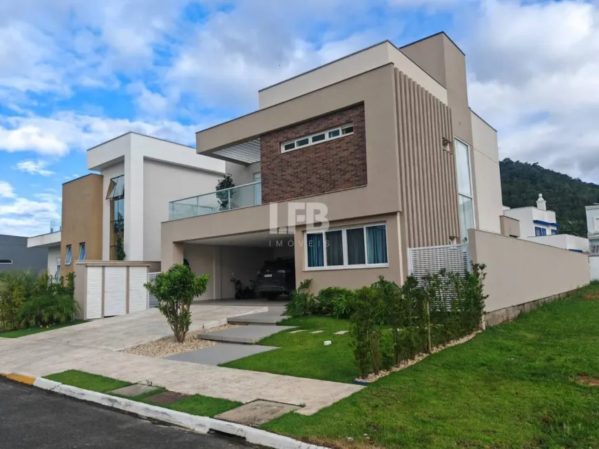 Foto 1 de Casa de Condomínio com 3 Quartos à venda, 250m² em Braço, Camboriú