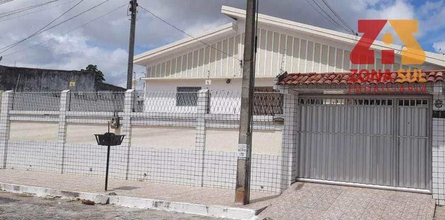 Foto 1 de Casa de Condomínio com 5 Quartos à venda, 300m² em Jaguaribe, João Pessoa