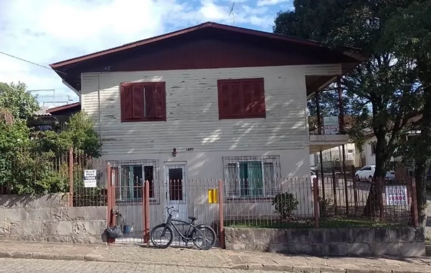 Foto 1 de Casa com 6 Quartos à venda, 340m² em Nossa Senhora de Lourdes, Caxias do Sul