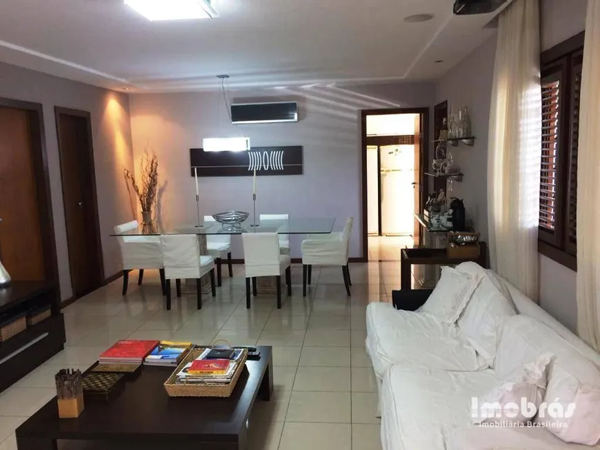 Foto 1 de Casa com 4 Quartos à venda, 191m² em Cidade dos Funcionários, Fortaleza