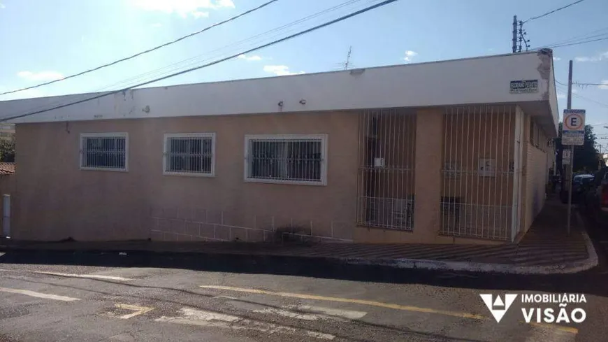 Foto 1 de Casa com 5 Quartos à venda, 500m² em Abadia, Uberaba