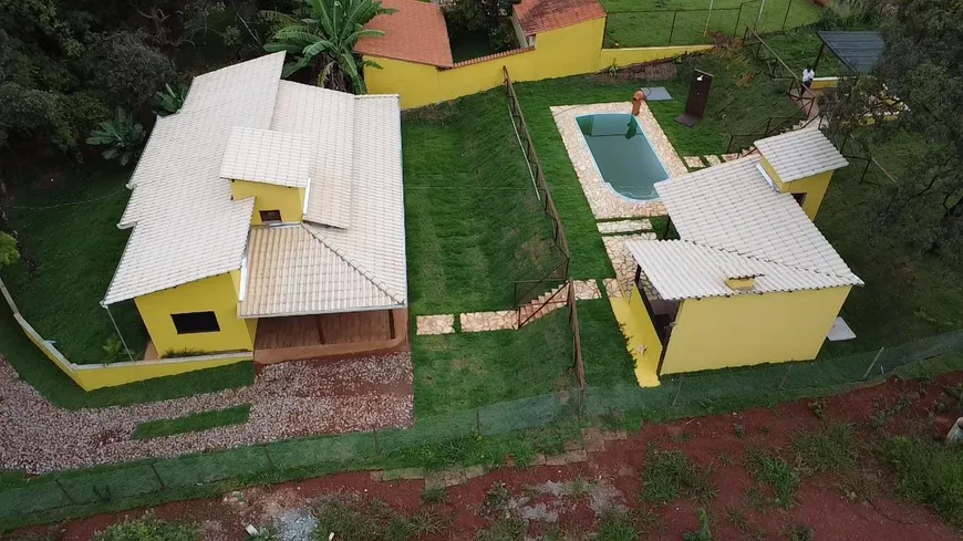 Foto 1 de Fazenda/Sítio com 3 Quartos à venda, 1000m² em Zona Rural, Itatiaiuçu