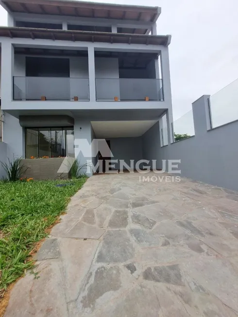 Foto 1 de Casa com 3 Quartos à venda, 170m² em Jardim Itú Sabará, Porto Alegre