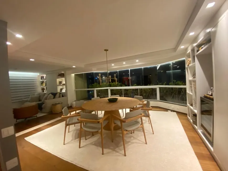 Foto 1 de Apartamento com 4 Quartos à venda, 196m² em Real Parque, São Paulo