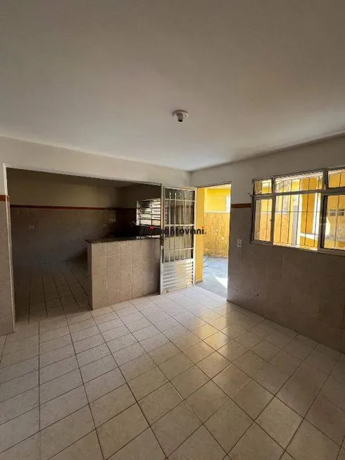 Foto 1 de Casa com 3 Quartos para alugar, 90m² em Vila Macedopolis, São Paulo