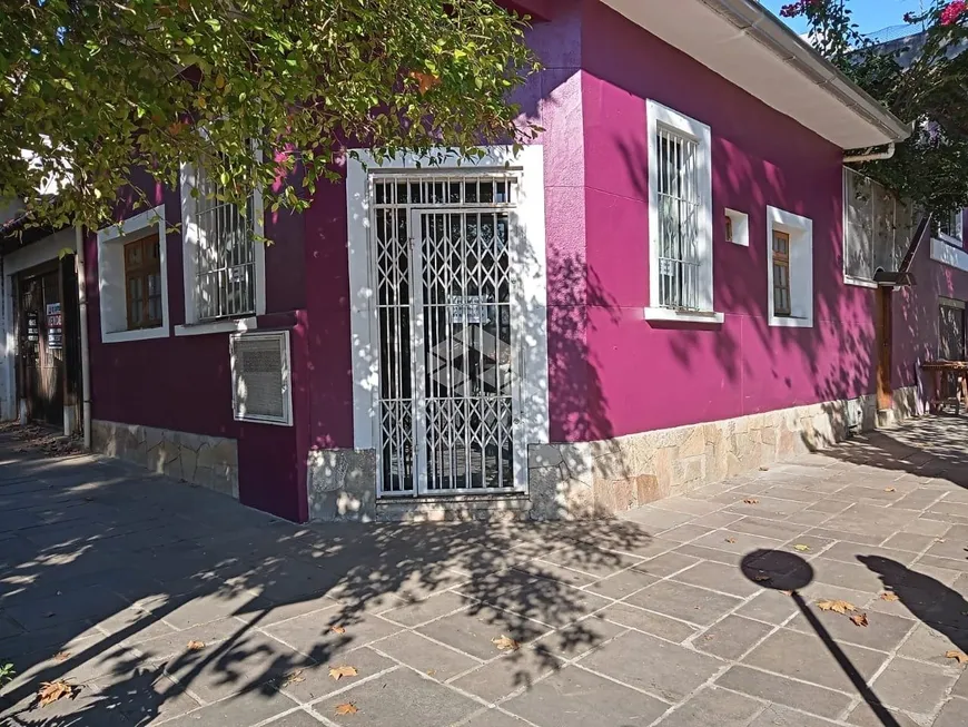 Foto 1 de Casa com 2 Quartos à venda, 109m² em São João, Porto Alegre