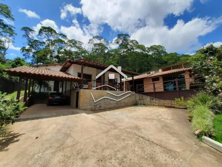 Foto 1 de Casa com 5 Quartos à venda, 500m² em Secretário, Petrópolis