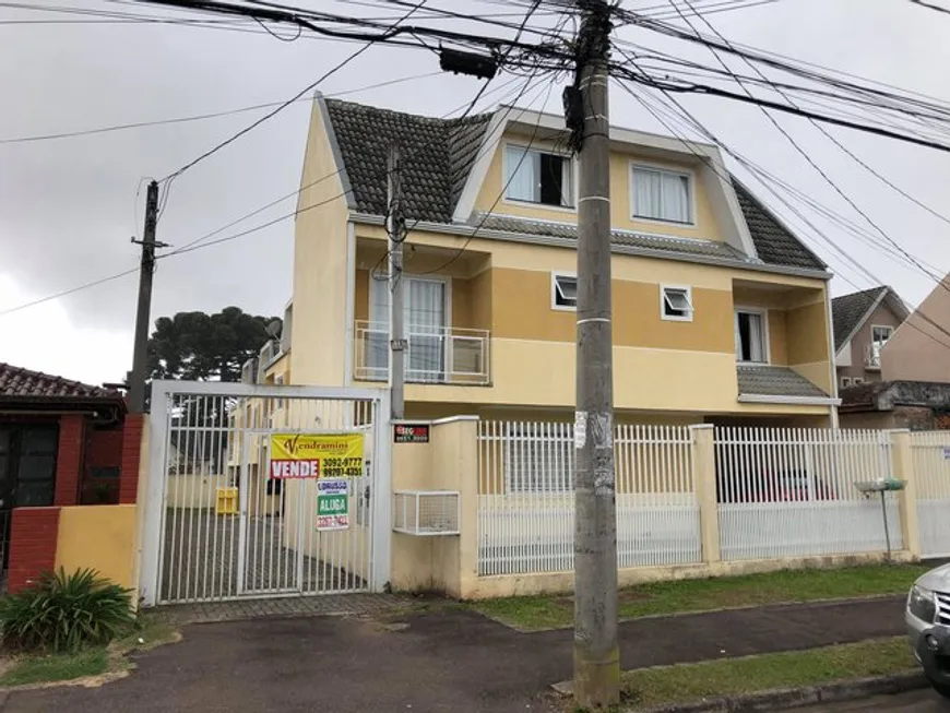 Foto 1 de Sobrado com 3 Quartos à venda, 115m² em Uberaba, Curitiba