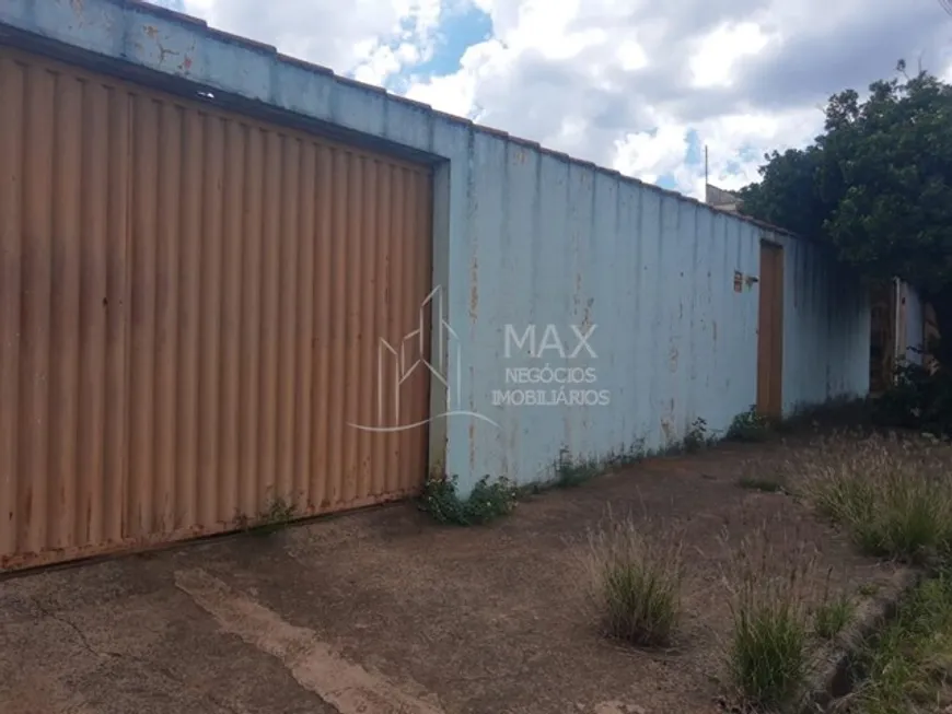 Foto 1 de Lote/Terreno à venda, 450m² em Tubalina, Uberlândia