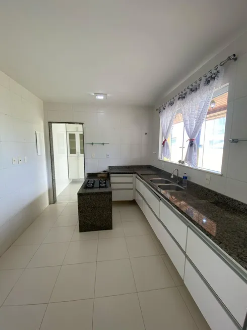 Foto 1 de Casa de Condomínio com 3 Quartos para alugar, 220m² em Vila de Abrantes Abrantes, Camaçari