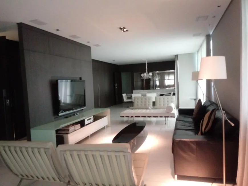 Foto 1 de Apartamento com 4 Quartos à venda, 224m² em Belvedere, Belo Horizonte