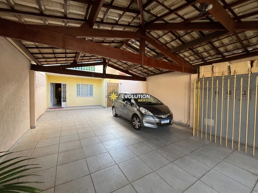 Foto 1 de Casa com 4 Quartos à venda, 180m² em Santa Mônica, Belo Horizonte