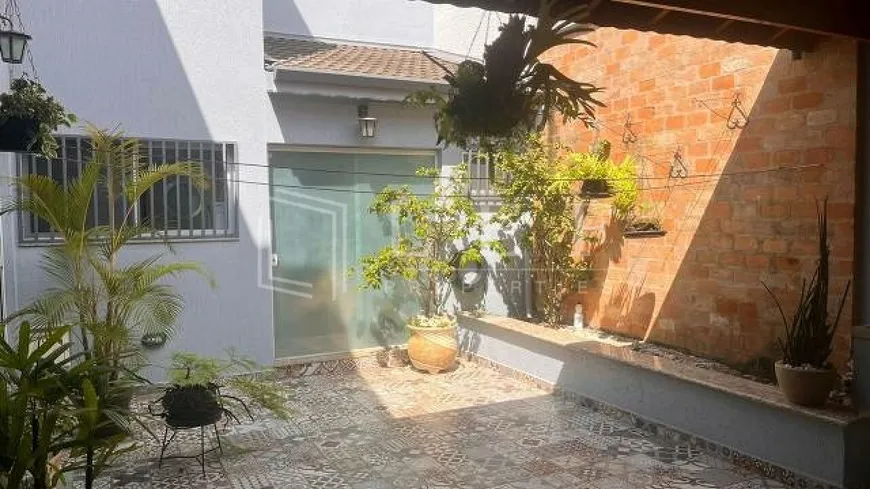 Foto 1 de Casa com 3 Quartos à venda, 250m² em Jardim da Saude, São Paulo