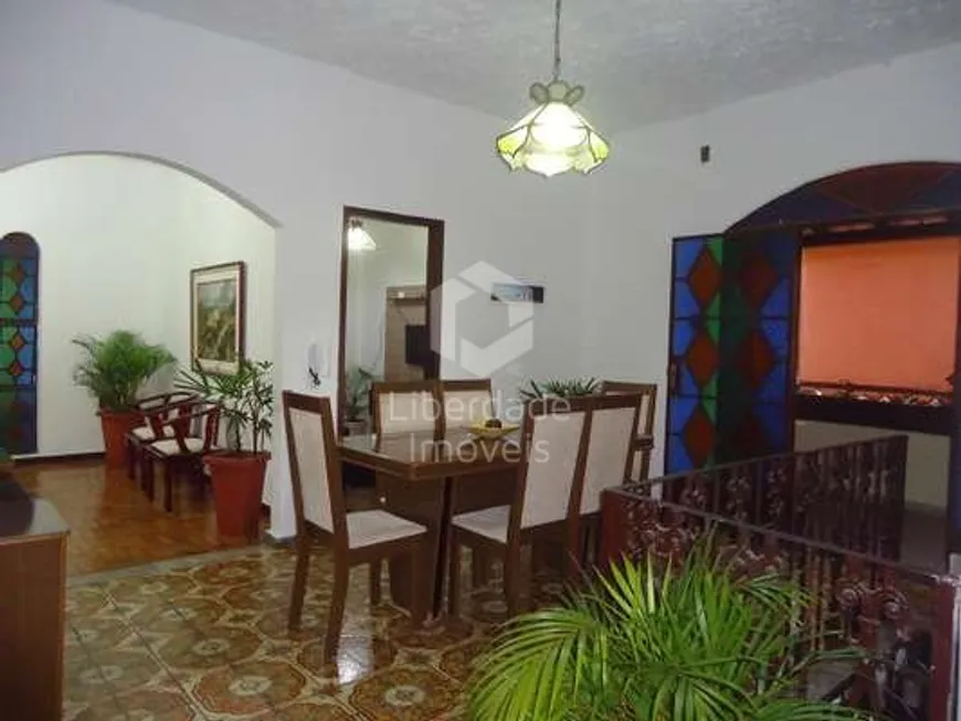 Foto 1 de Casa com 4 Quartos à venda, 240m² em Caiçara Adeláide, Belo Horizonte