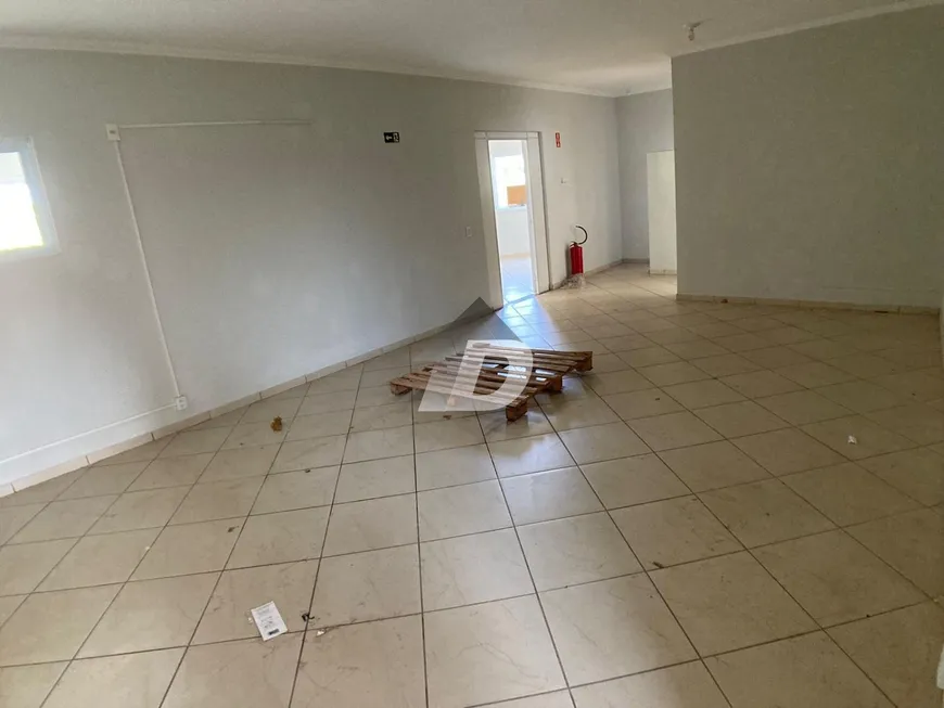 Foto 1 de Sala Comercial com 1 Quarto para alugar, 200m² em Parque Jambeiro, Campinas