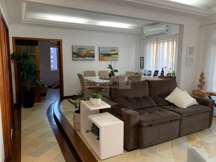 Foto 1 de Apartamento com 4 Quartos à venda, 137m² em Centro, Florianópolis