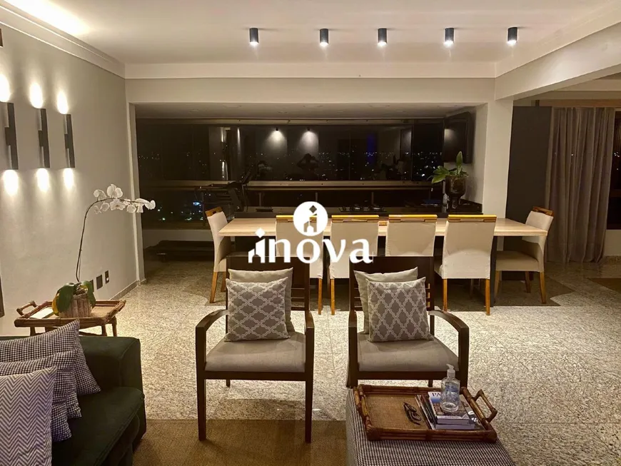 Foto 1 de Apartamento com 4 Quartos à venda, 215m² em Mercês, Uberaba