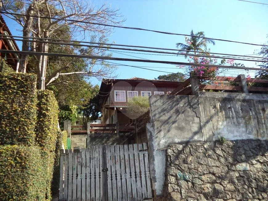 Foto 1 de Fazenda/Sítio com 5 Quartos à venda, 400m² em Horto Florestal, São Paulo