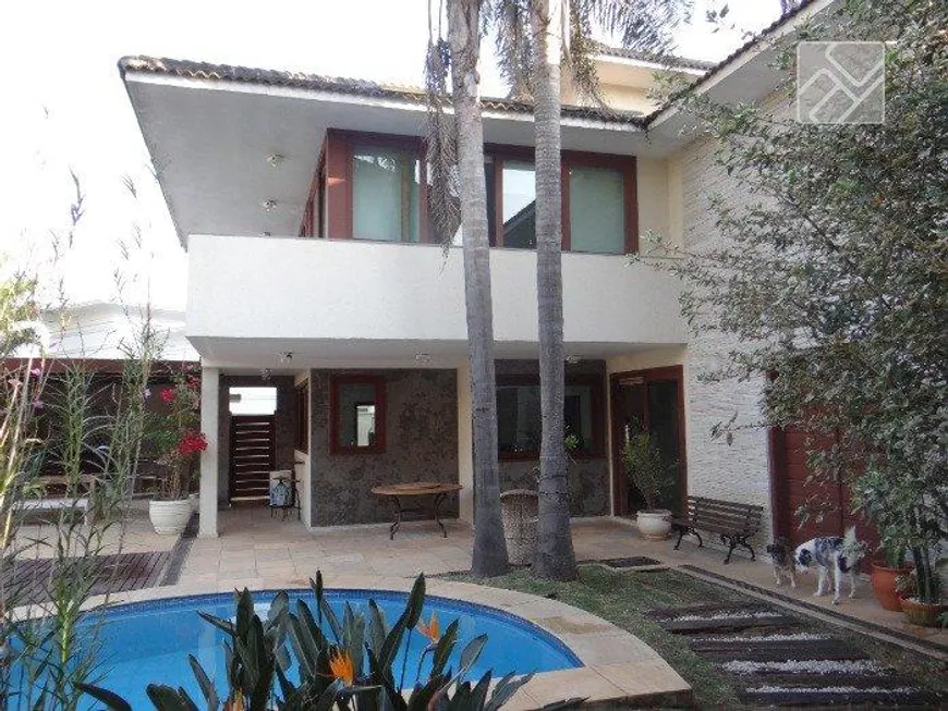 Foto 1 de Casa de Condomínio com 4 Quartos à venda, 450m² em Aldeia da Serra, Barueri