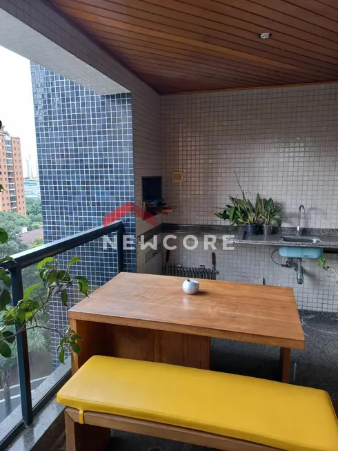 Foto 1 de Apartamento com 4 Quartos à venda, 201m² em Jardim Vila Mariana, São Paulo