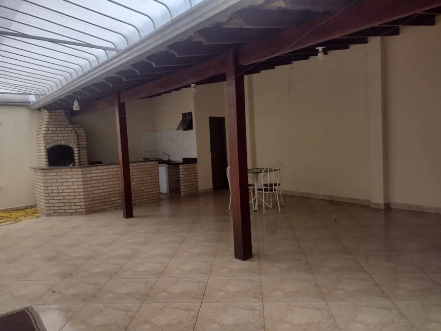 Foto 1 de Casa com 3 Quartos à venda, 187m² em Jardim Patrícia, Uberlândia