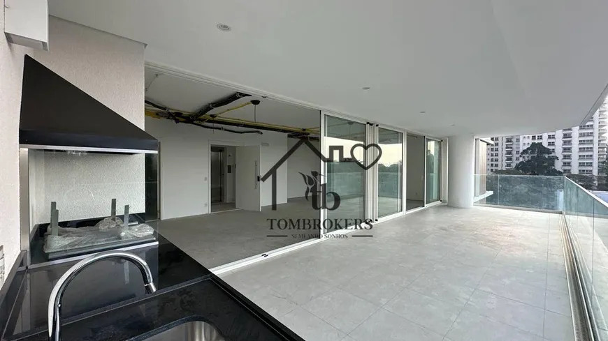 Foto 1 de Apartamento com 3 Quartos à venda, 227m² em Moema, São Paulo
