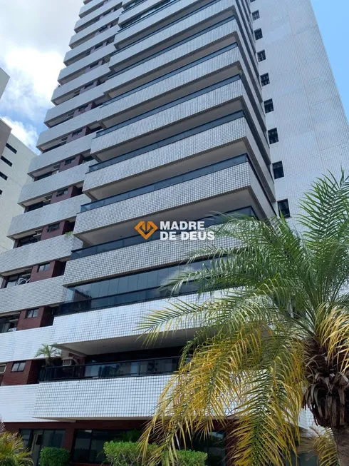 Foto 1 de Apartamento com 4 Quartos à venda, 210m² em Guararapes, Fortaleza