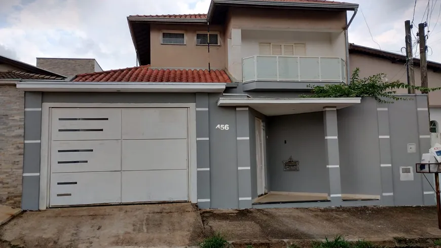 Foto 1 de Sobrado com 3 Quartos à venda, 193m² em Vila José Kalil Aun, Cosmópolis