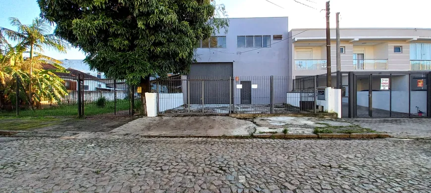 Foto 1 de Galpão/Depósito/Armazém para alugar, 245m² em Sarandi, Porto Alegre