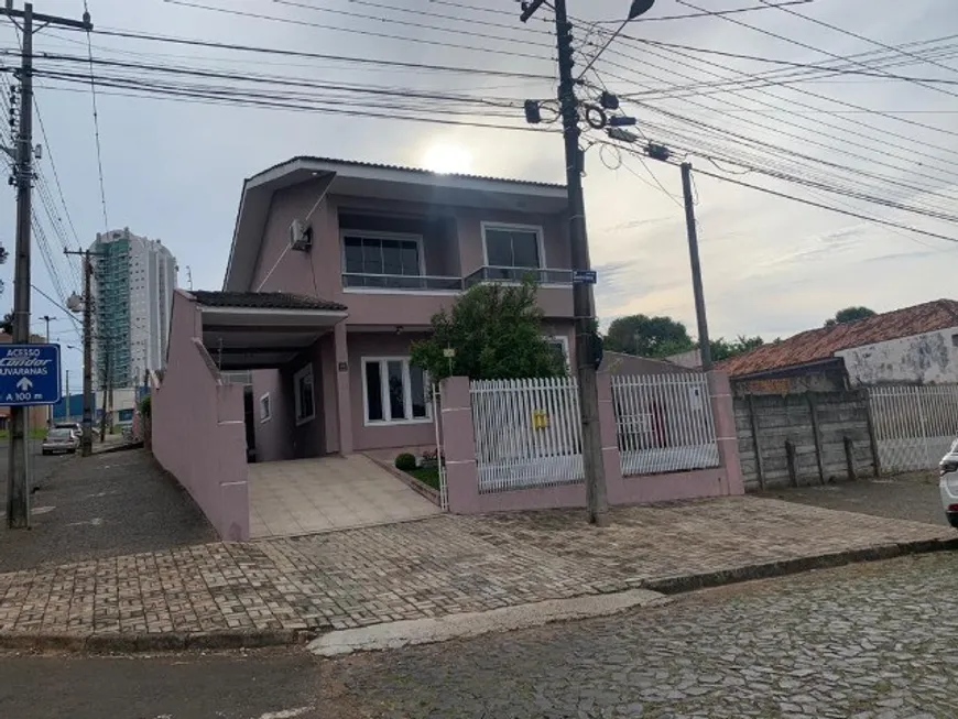 Foto 1 de Casa com 4 Quartos à venda, 180m² em Uvaranas, Ponta Grossa