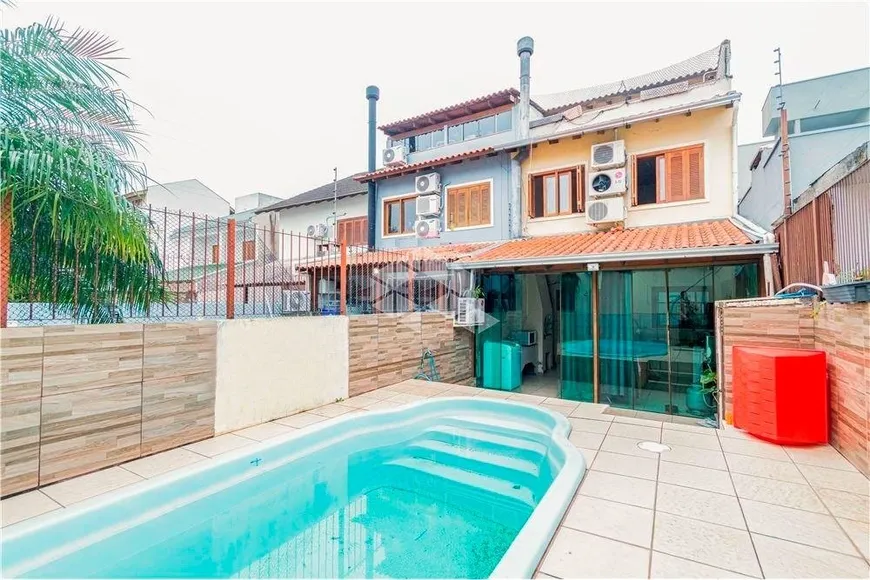 Foto 1 de Casa com 3 Quartos à venda, 156m² em Espiríto Santo, Porto Alegre