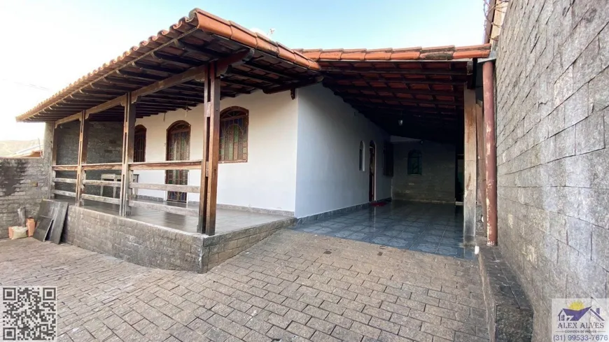 Foto 1 de Casa com 4 Quartos à venda, 251m² em Teixeira Dias Barreiro, Belo Horizonte