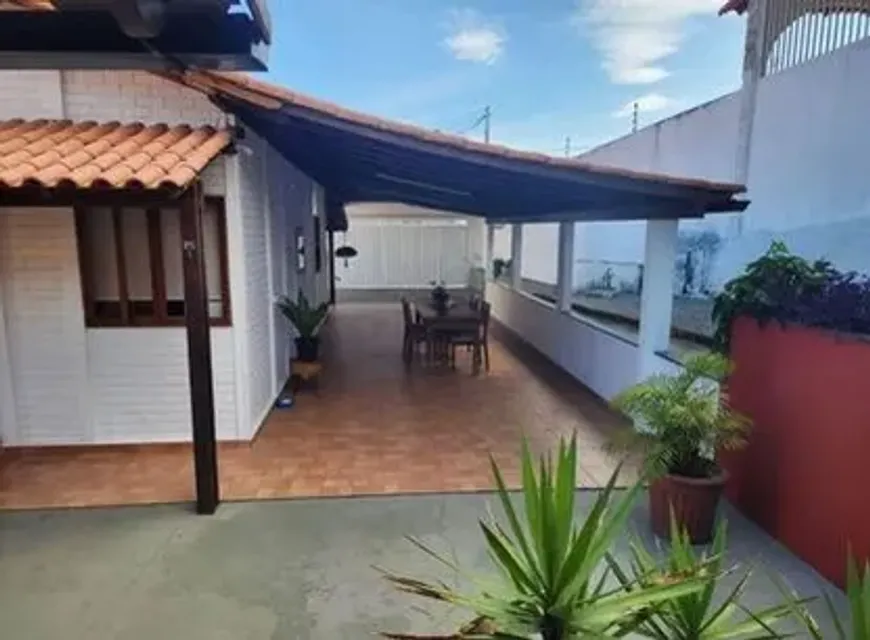 Foto 1 de Casa com 2 Quartos à venda, 75m² em Jardim Atlântico, Serra