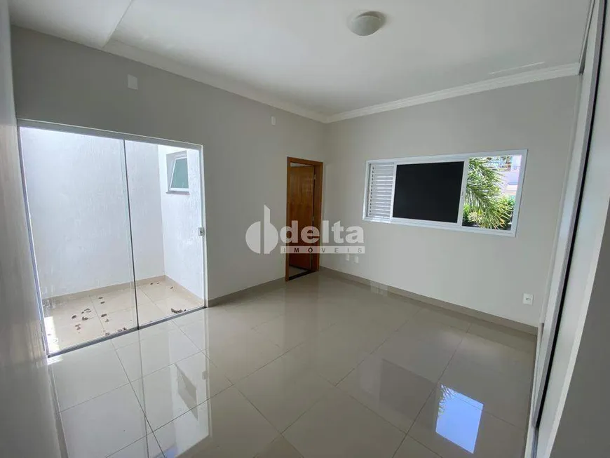 Foto 1 de Casa com 4 Quartos à venda, 182m² em Marta Helena, Uberlândia