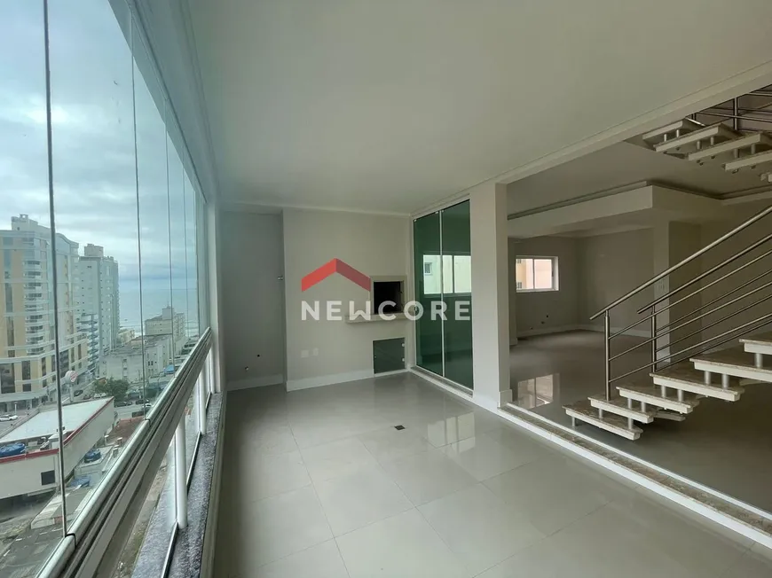 Foto 1 de Apartamento com 4 Quartos à venda, 196m² em Meia Praia, Itapema