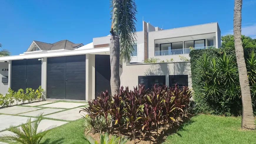 Foto 1 de Casa de Condomínio com 4 Quartos à venda, 360m² em Barra da Tijuca, Rio de Janeiro