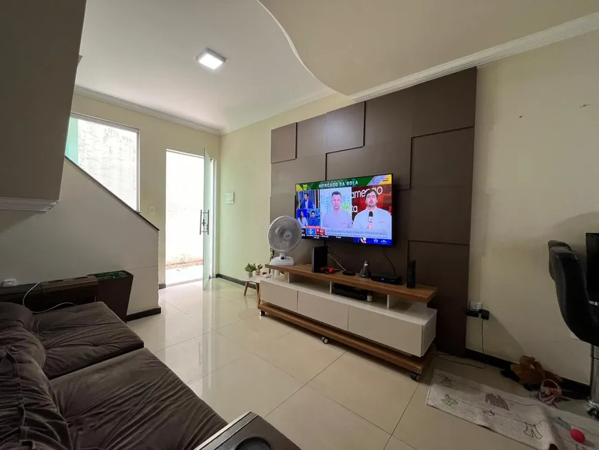Foto 1 de Casa com 2 Quartos à venda, 80m² em Santa Mônica, Belo Horizonte