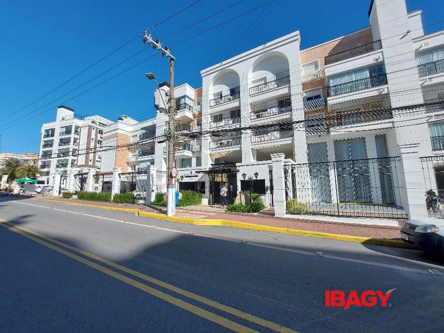 Foto 1 de Apartamento com 2 Quartos para alugar, 83m² em Abraão, Florianópolis