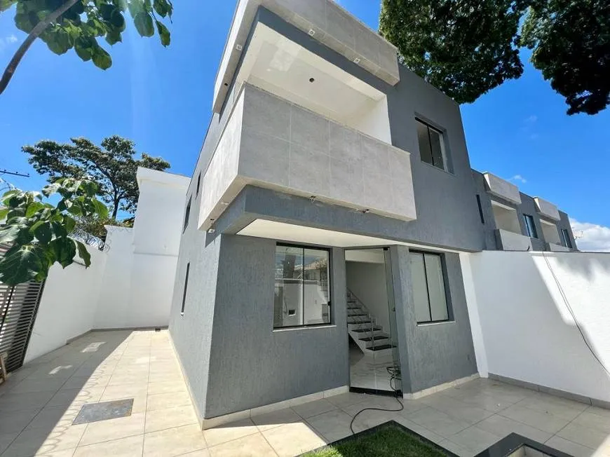 Foto 1 de Casa com 3 Quartos à venda, 110m² em Santa Mônica, Belo Horizonte